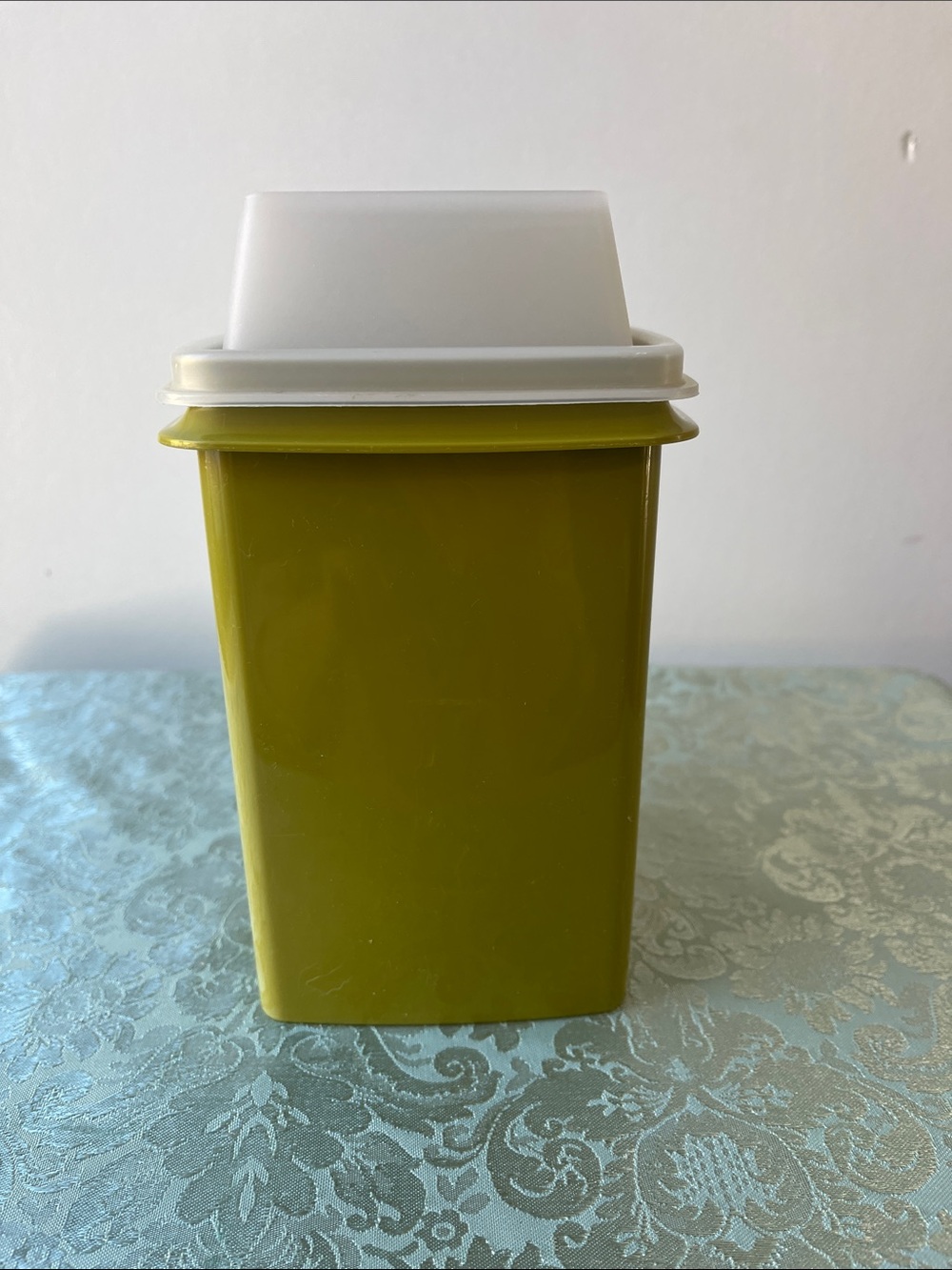 Vintage Tupperware Avocado Green Pick-A-Deli Pickle Keeper 1330 Retro